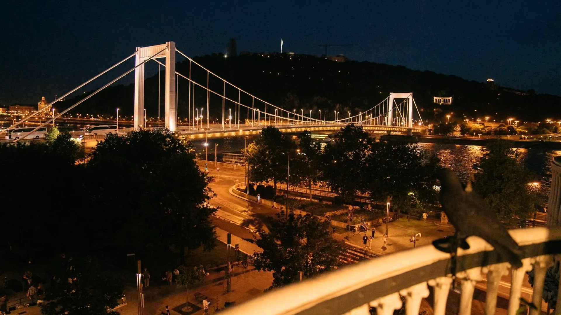 Budapest Riverfront Lux 0*,  Ungern